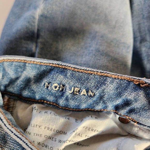 American Eagle AEO Mom Jeans Stretch High Waisted Rise Tapered Size 00 Long Tall - Picture 8 of 10